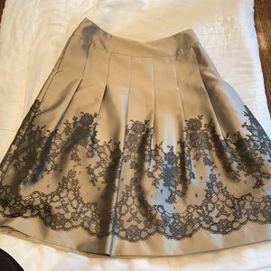 Ann taylor gray beautiful satin skirt size 8